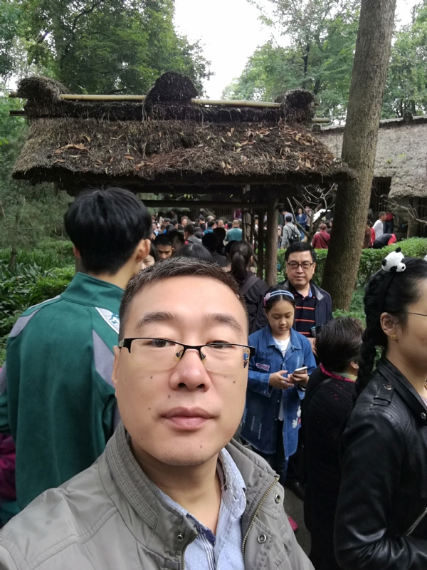 撑起一片天的第一张照片--湖北残疾人相亲网